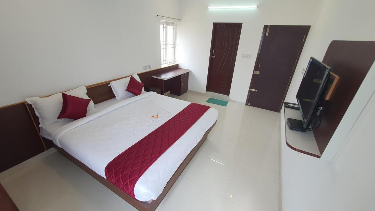 Jr Service Apartment Hotel Coimbatore Buitenkant foto